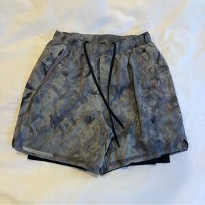 Lululemon Athletica Surge Short Lined 6” Special Patterned Black and Gray Shorts